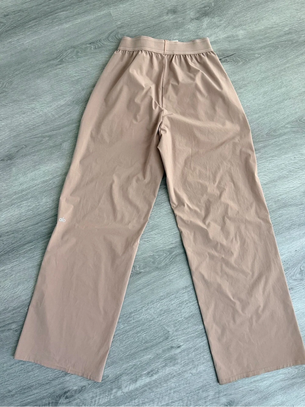 Alo Suit It Up Taupe Regular